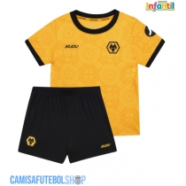Camisa de time de futebol Wolves Jorgen Strand Larsen #9 Replicas 1º Equipamento Infantil 2025-26 Manga Curta (+ Calças curtas)